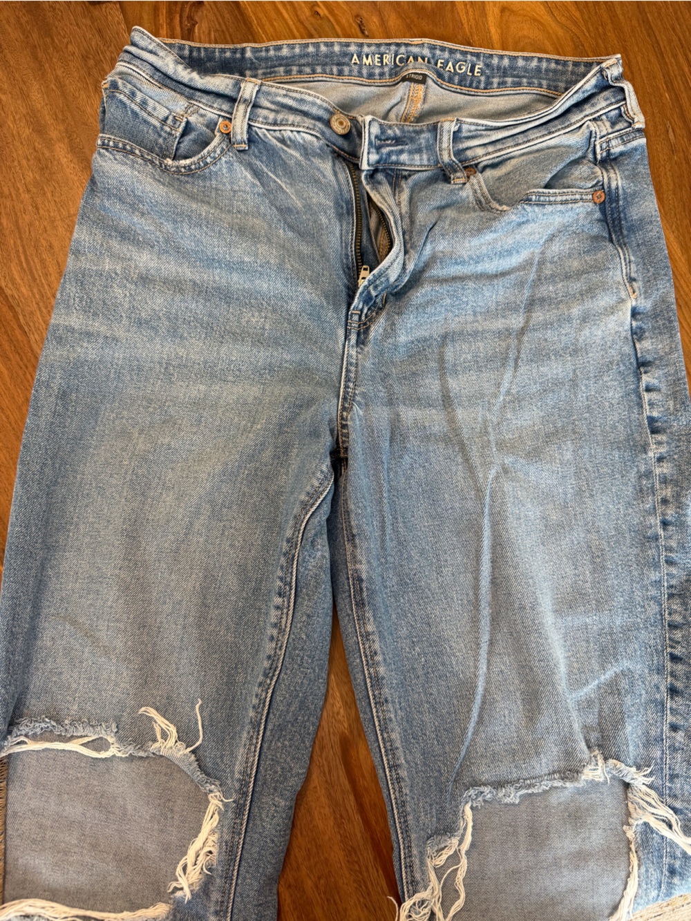 American Eagle Outfitters Light Blue Relaxed Jeans